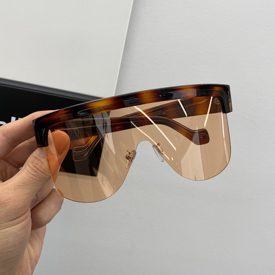 A jelenlegi női napszemüveg új modellje