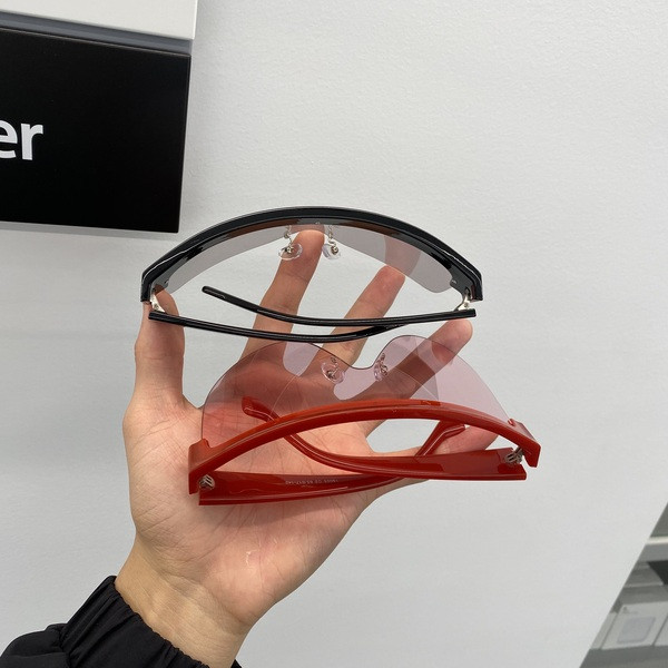 A jelenlegi női napszemüveg új modellje