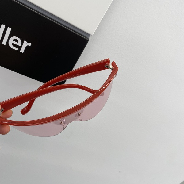 A jelenlegi női napszemüveg új modellje