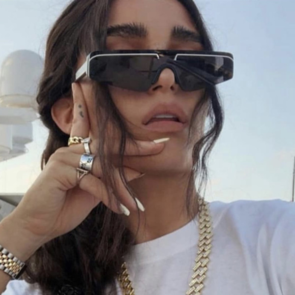 Modern női napszemüveg új modellje