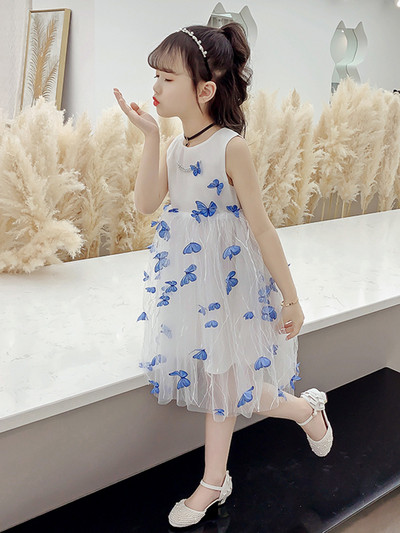 Модерна детска разкроена рокля с 3D пеперуди 