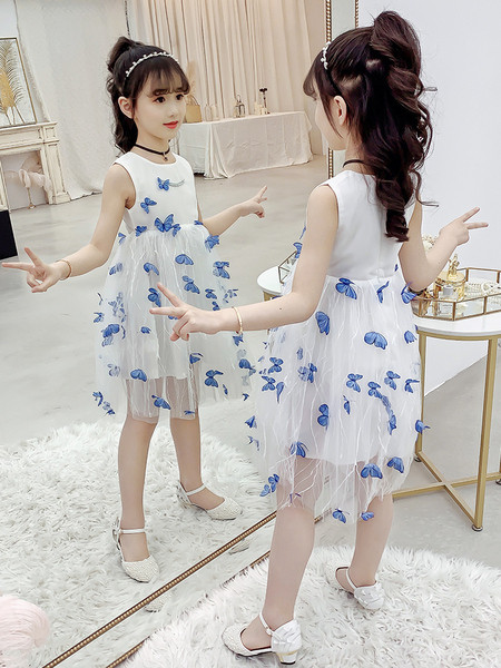 Modern szabású gyerekruha 3D pillangókkal