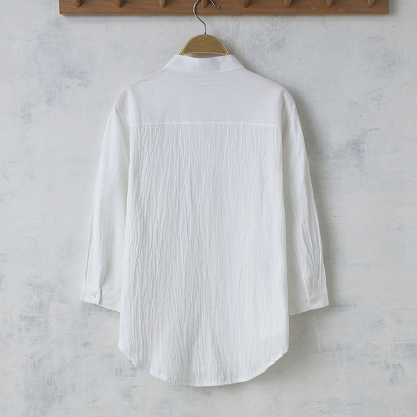 Stílusos férfi ing ovális gallérral és zsebbel