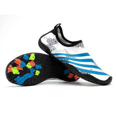 Sukeldumiseks sobivad kiiresti kuivavast ja hingavast kangast libisemiskindlad rannajalatsid