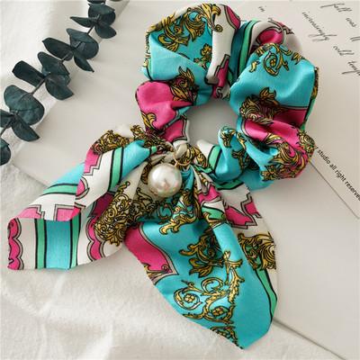 Aktuális függő hajgumi szaténból gyöngyházzal