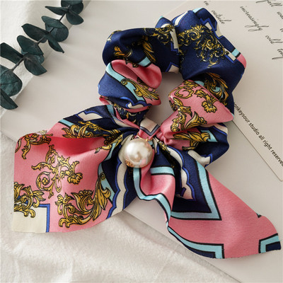 Aktuális függő hajgumi szaténból gyöngyházzal