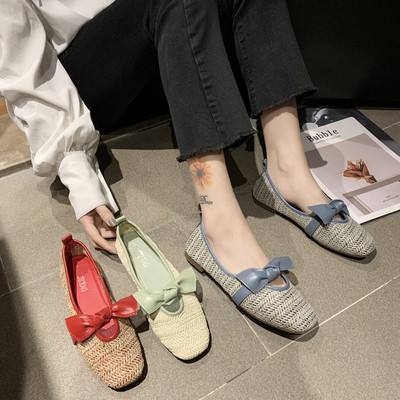 Γυναικεία casual παπούτσια με επίπεδη σόλα και δερμάτινη κορδέλα