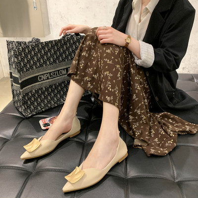 Ikdienas sieviešu apavu smails modelis ar metāla sprādzi