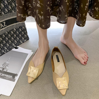 Ikdienas sieviešu apavu smails modelis ar metāla sprādzi