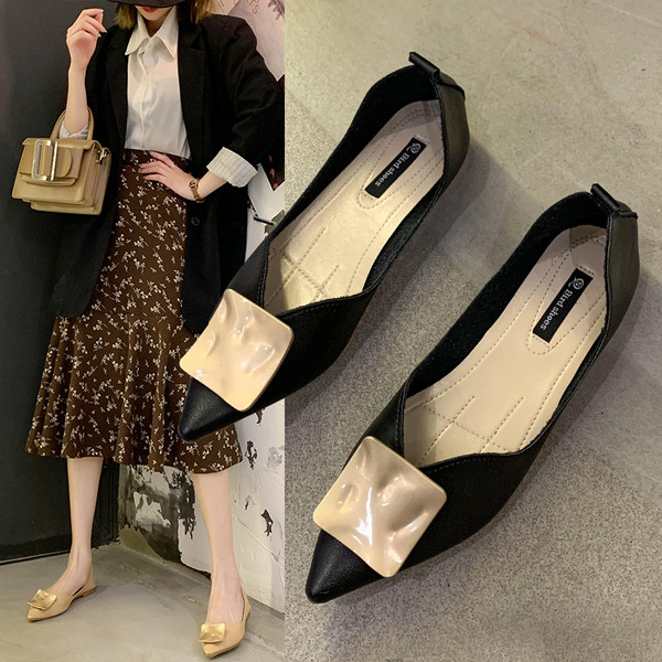 Ikdienas sieviešu apavu smails modelis ar metāla sprādzi