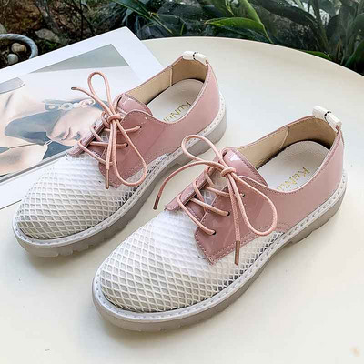 Sieviešu pavasara kurpes ar šņorēm un sietu