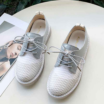 Sieviešu pavasara kurpes ar šņorēm un sietu