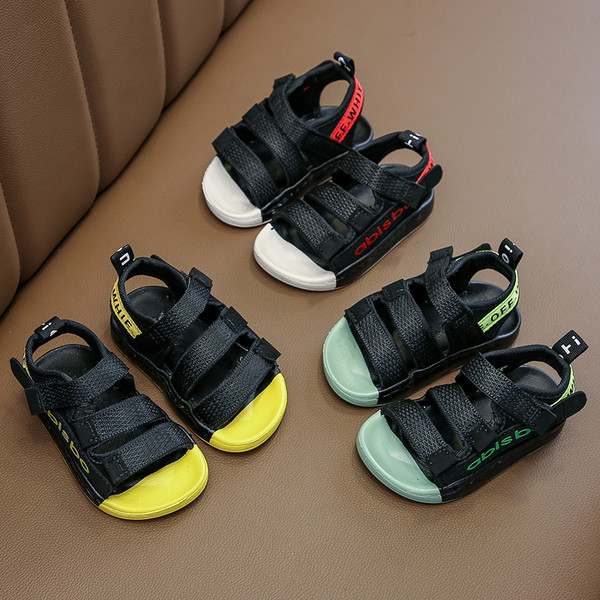 Ikdienas sandales ar uzlīmēm zēniem