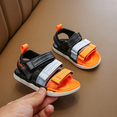 Ikdienas bērnu sandales ar uzrakstiem un uzlīmēm zēniem