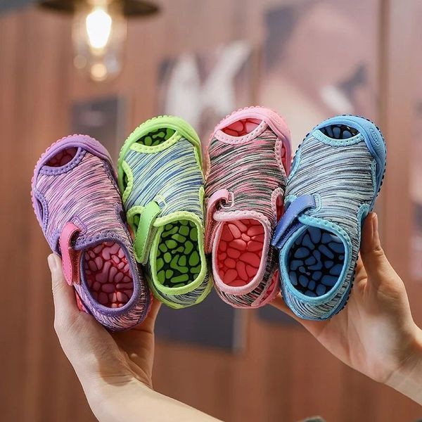 Įprastos vaikiškos basutės su lipduku berniukams ir mergaitėms