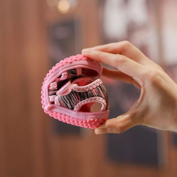 Įprastos vaikiškos basutės su lipduku berniukams ir mergaitėms