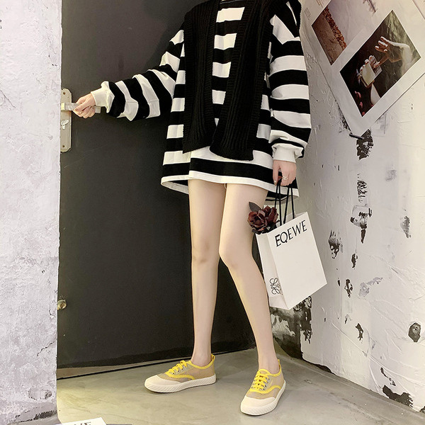 Sieviešu vasaras kedas ar plakanu zoli un sietu