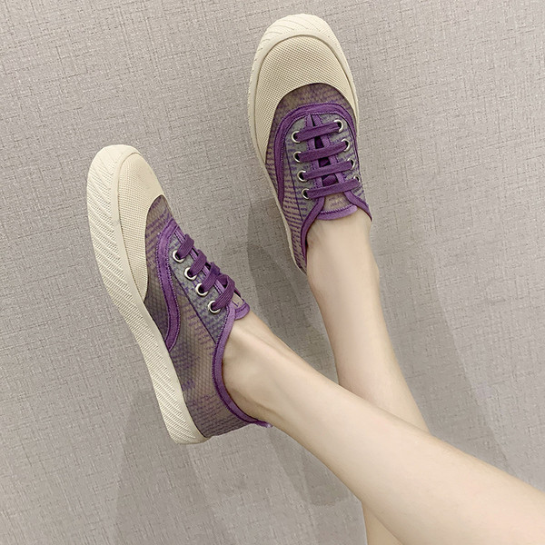 Sieviešu vasaras kedas ar plakanu zoli un sietu