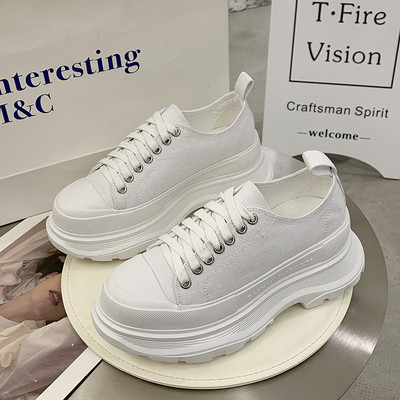 Sieviešu ādas kedas ar augstu plakanu zoli