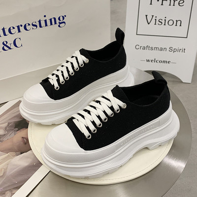 Sieviešu ādas kedas ar augstu plakanu zoli