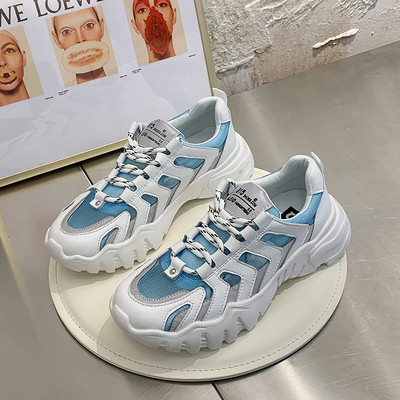 Sieviešu sporta un ikdienas kedas ar krāsainu sietu