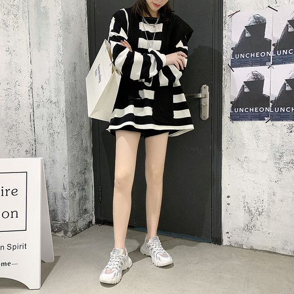 Sieviešu sporta un ikdienas kedas ar krāsainu sietu