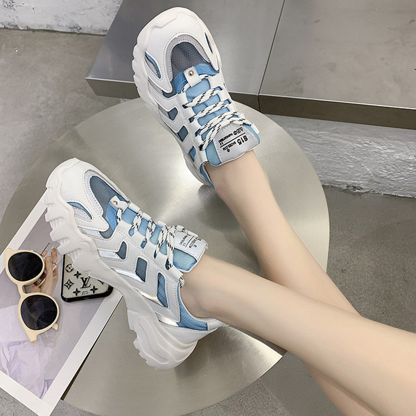 Sieviešu sporta un ikdienas kedas ar krāsainu sietu