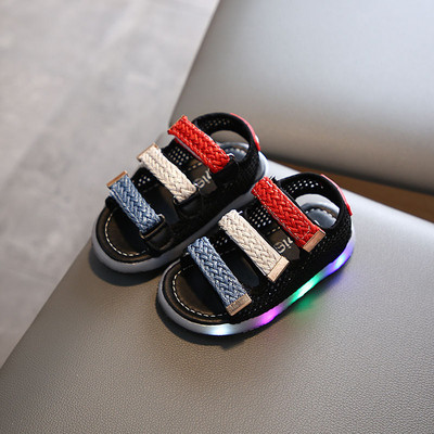 Bērnu gaišas sandales ar uzlīmēm zēniem un meitenēm