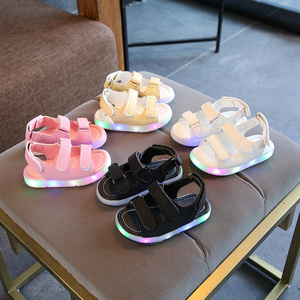 Bērnu gaišas sandales ar uzlīmēm zēniem un meitenēm