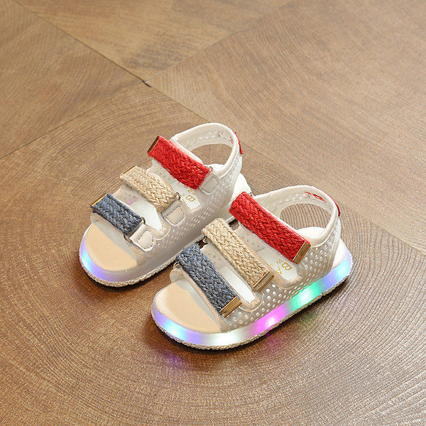 Bērnu gaišas sandales ar uzlīmēm zēniem un meitenēm