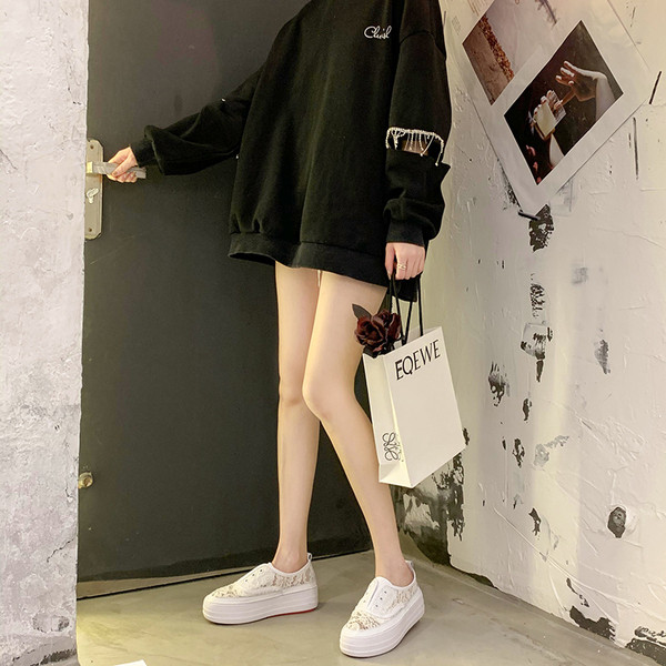 Női alkalmi tornacipő hálóval, nyakkendő nélkül