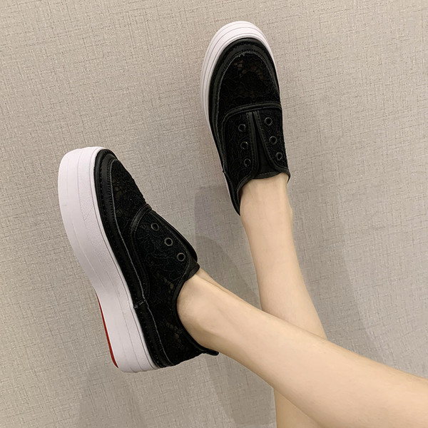 Női alkalmi tornacipő hálóval, nyakkendő nélkül