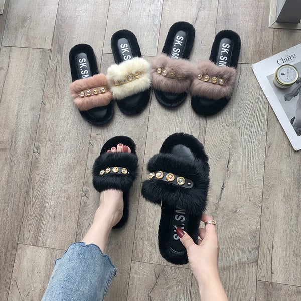 Modernas sieviešu čības ar dūnu un metāla elementiem