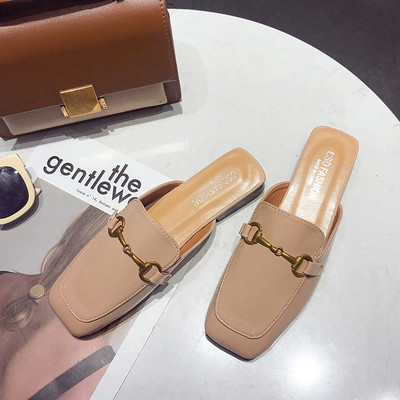 Stilīgi sieviešu čību tipa mokasīni ar metāla apdari