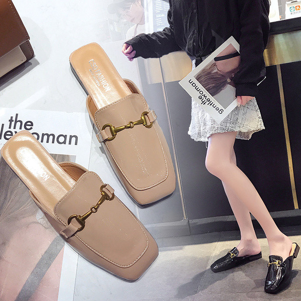 Stilīgi sieviešu čību tipa mokasīni ar metāla apdari