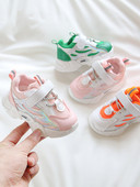 Gyerek sportcipő durva talppal lányoknak