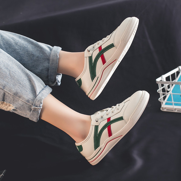 Sieviešu ikdienas kedas no eko ādas ar krāsainām apmalītēm