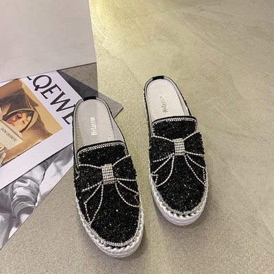 Sieviešu ikdienas pusatvērtas kurpes ar plakanu zoli un spīdīgu efektu