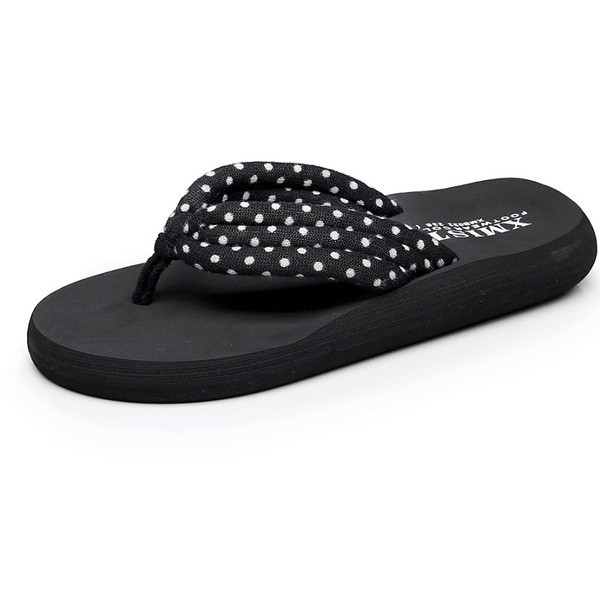 Ikdienas sieviešu čības no tekstila ar plakanu zoli