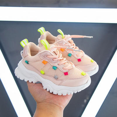 Jauns bērnu kedu modelis meitenēm ar raupju zoli un šņorēm