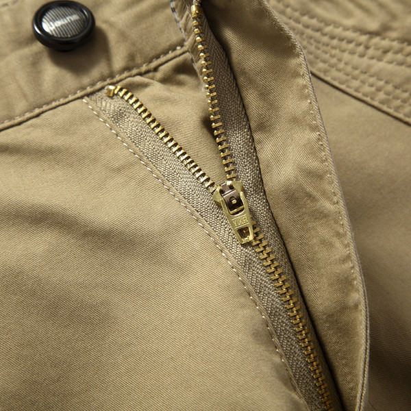 Férfi aktuális rövidnadrág sima modell