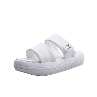 Alkalmi női papucs magas talppal, feliratokkal