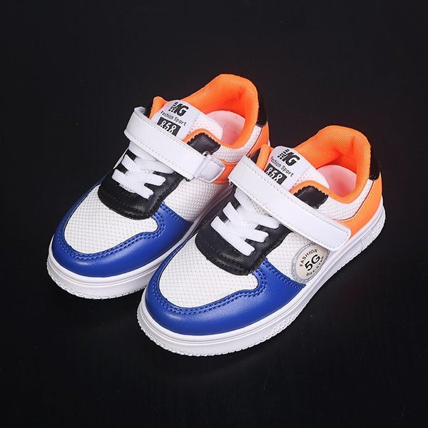 Lastele mõeldud lipsude ja kleebistega tossud tüdrukutele