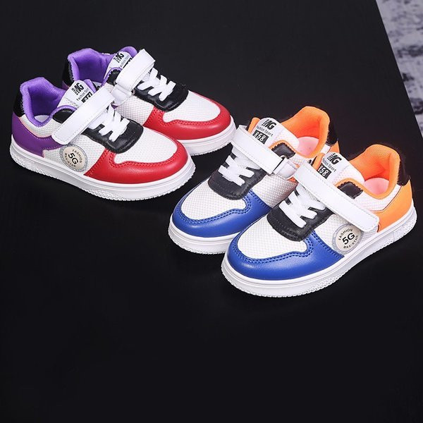 Lastele mõeldud lipsude ja kleebistega tossud tüdrukutele