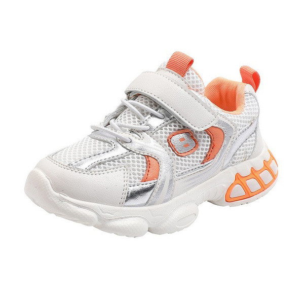 Gyerek tornacipő hálóval és matricákkal lányoknak