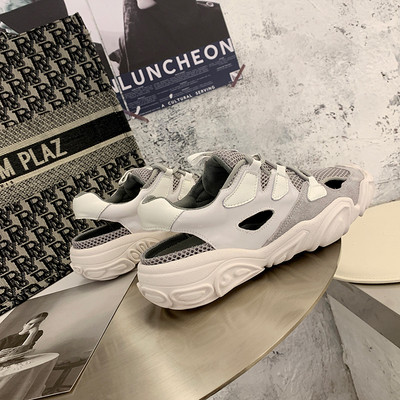 Sieviešu pavasara kedas ar izgriezumiem