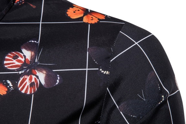 Moderns vīriešu krekls ar garām piedurknēm un krāsainu rakstu ar tauriņiem