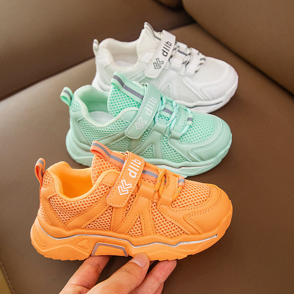 Gyerek necces tornacipő felirattal lányoknak