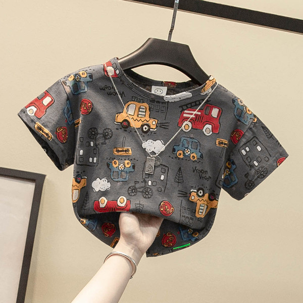 Korszerű, rövid ujjú gyerekblúz fiúknak