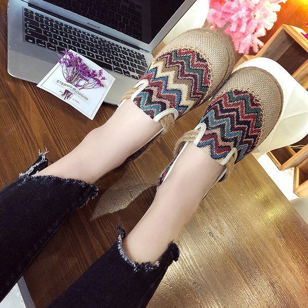 Naiste vabaaja kevadkingad lameda tallaga